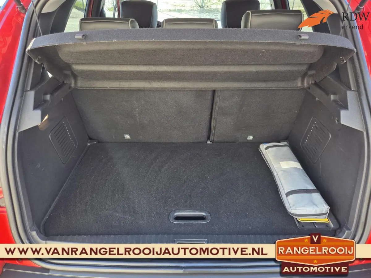 0.9 TCe Bose, 1e eig., dealer oh., LED kopl., clima, cruise