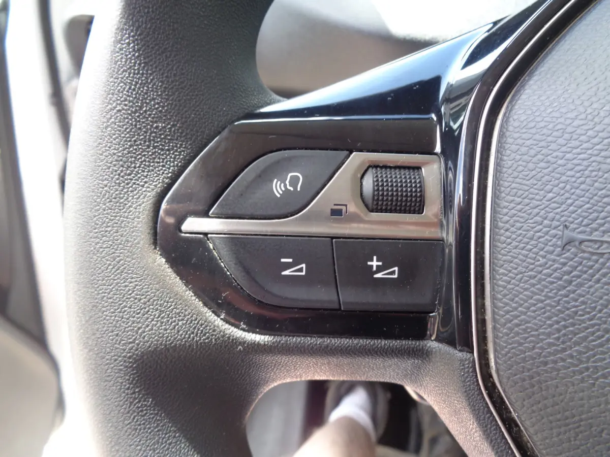 1.2 PureTech Premium Airco, navigatie, PDC, Carplay/android auto