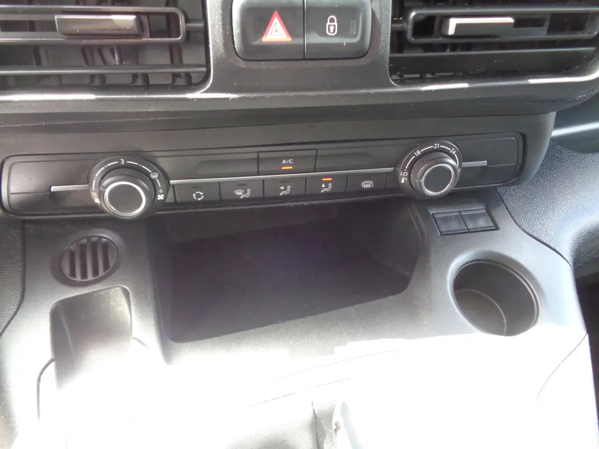 1.2 PureTech Premium Airco, navigatie, PDC, Carplay/android auto