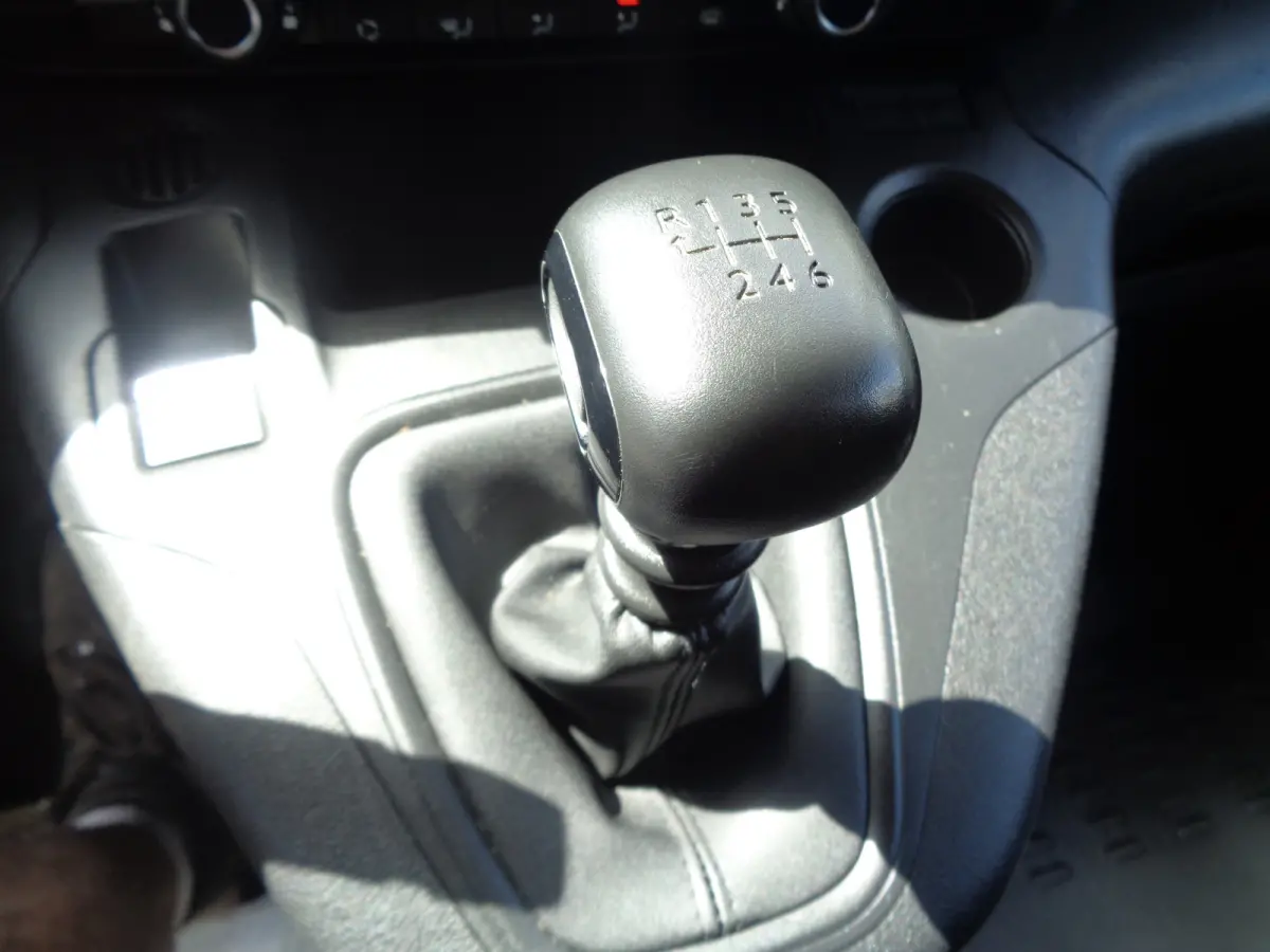 1.2 PureTech Premium Airco, navigatie, PDC, Carplay/android auto