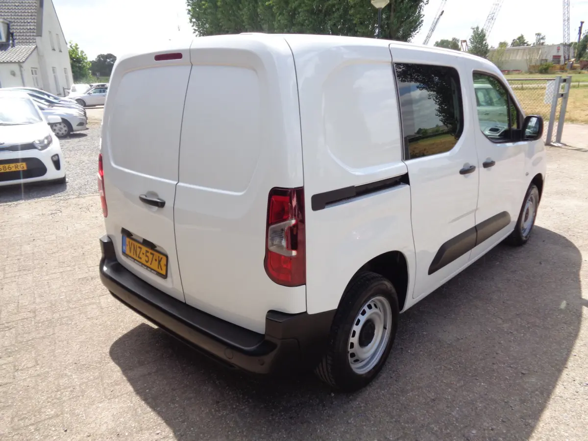1.2 PureTech Premium Airco, navigatie, PDC, Carplay/android auto