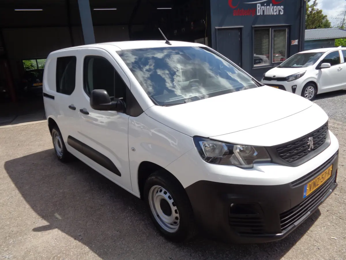 1.2 PureTech Premium Airco, navigatie, PDC, Carplay/android auto