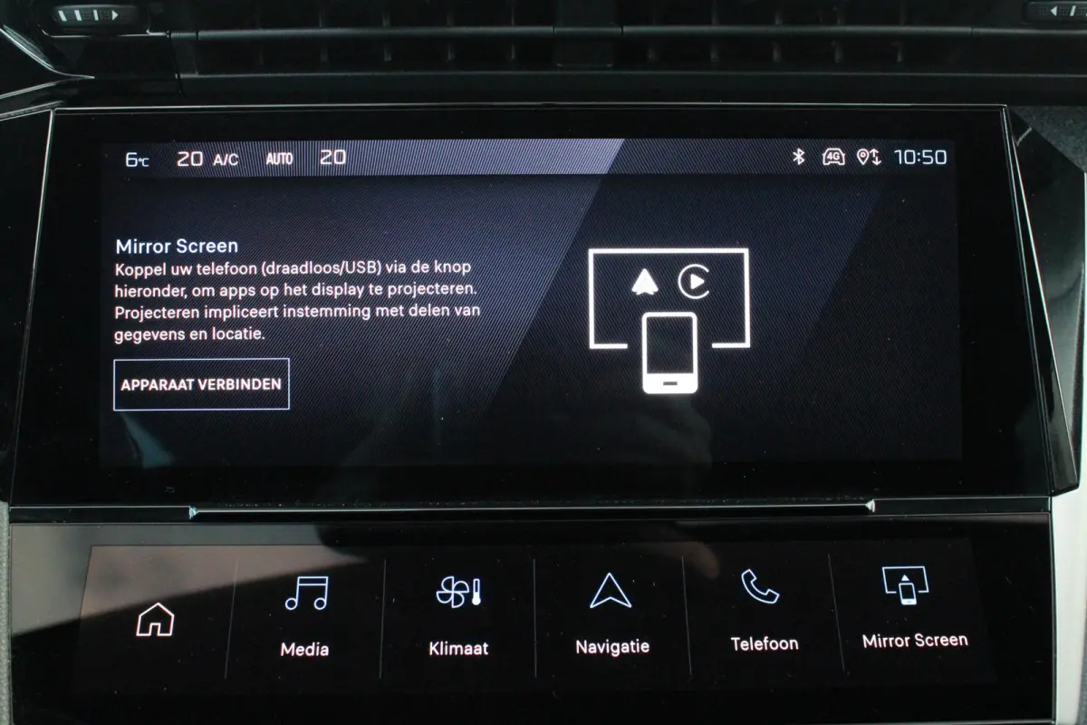1.2 Hybrid 145PK AUTOMAAT ALLURE | AGR STOEL | STOEL EN STUUR VEWARMING | KEYLESS ENTRY/START | DRAADLOZE APPLE CARPLAY/ANDROID AUTO | NAVIGATIE | CLIMATE CONTROL | LICHTMETALEN VELGEN 17" |