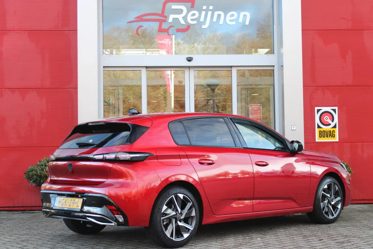 1.2 Hybrid 145PK AUTOMAAT ALLURE | AGR STOEL | STOEL EN STUUR VEWARMING | KEYLESS ENTRY/START | DRAADLOZE APPLE CARPLAY/ANDROID AUTO | NAVIGATIE | CLIMATE CONTROL | LICHTMETALEN VELGEN 17" |