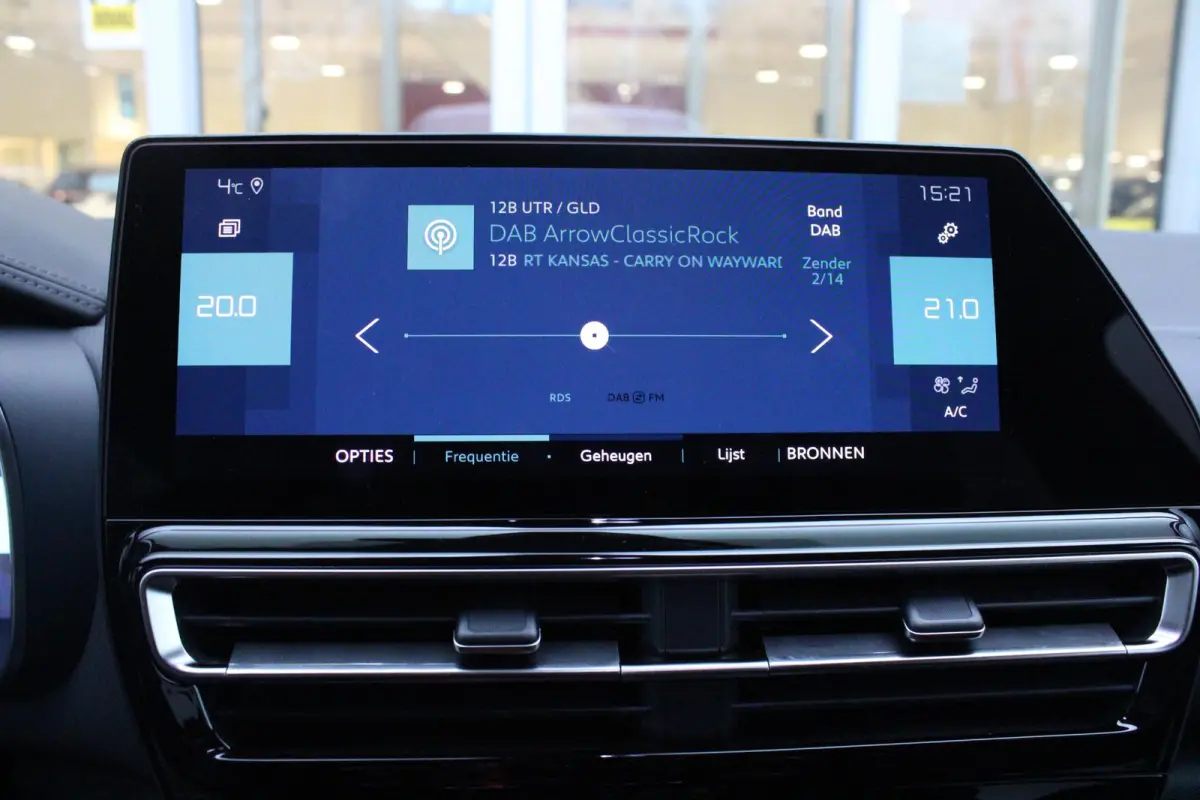 1.6 225PK Plug-in Hybrid FEEL | NAVIGATIE | ACHTERUITRIJ CAMERA | DODEHOEKDETECTIE | APPLE CARPLAY/ANDROID AUTO |  CLIMATE CONTROL | DAB RADIO | ADAPTIVE CRUISE CONTROL | VERSTELBARE ACHTERS