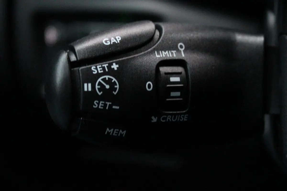 1.6 225PK Plug-in Hybrid FEEL | NAVIGATIE | ACHTERUITRIJ CAMERA | DODEHOEKDETECTIE | APPLE CARPLAY/ANDROID AUTO |  CLIMATE CONTROL | DAB RADIO | ADAPTIVE CRUISE CONTROL | VERSTELBARE ACHTERS