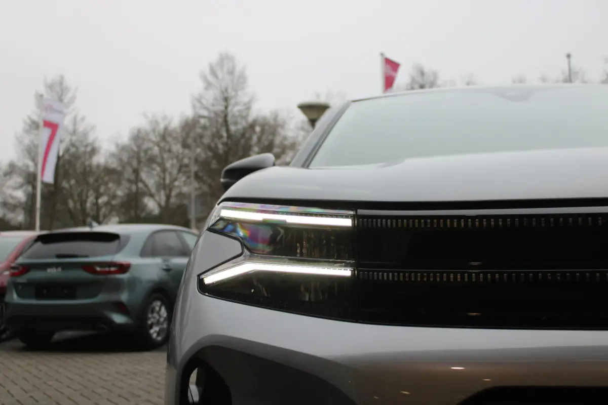 1.6 225PK Plug-in Hybrid FEEL | NAVIGATIE | ACHTERUITRIJ CAMERA | DODEHOEKDETECTIE | APPLE CARPLAY/ANDROID AUTO |  CLIMATE CONTROL | DAB RADIO | ADAPTIVE CRUISE CONTROL | VERSTELBARE ACHTERS