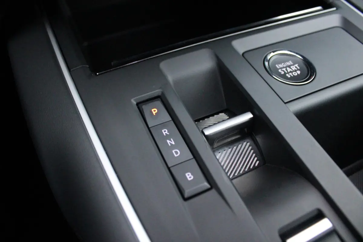 1.6 225PK Plug-in Hybrid FEEL | NAVIGATIE | ACHTERUITRIJ CAMERA | DODEHOEKDETECTIE | APPLE CARPLAY/ANDROID AUTO |  CLIMATE CONTROL | DAB RADIO | ADAPTIVE CRUISE CONTROL | VERSTELBARE ACHTERS