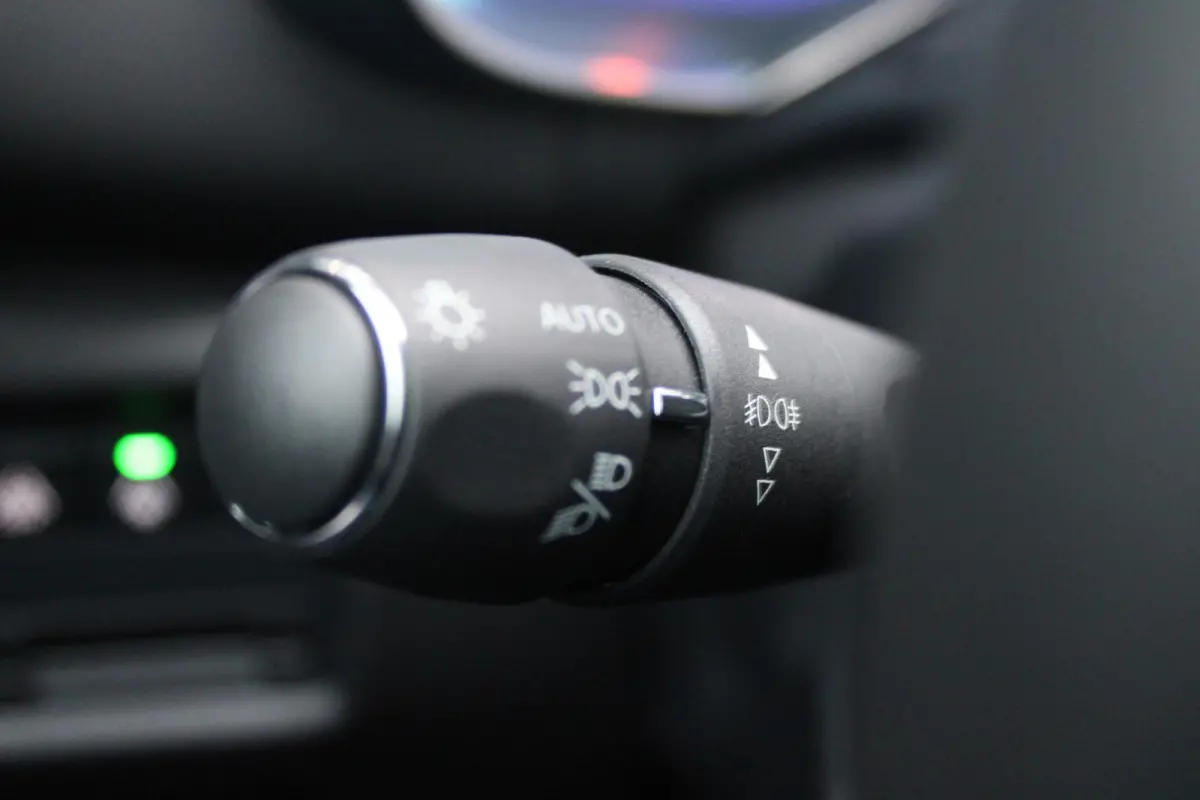 1.6 225PK Plug-in Hybrid FEEL | NAVIGATIE | ACHTERUITRIJ CAMERA | DODEHOEKDETECTIE | APPLE CARPLAY/ANDROID AUTO |  CLIMATE CONTROL | DAB RADIO | ADAPTIVE CRUISE CONTROL | VERSTELBARE ACHTERS