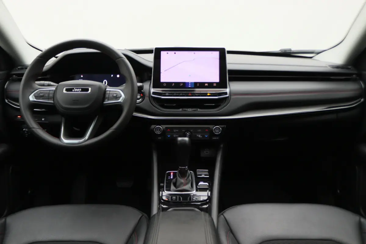 4xe 240 Plug-in Hybrid Trailhawk Panoramadak, ACC, Camera, Apple Carplay, Virtual Cockpit, Climate, 17''