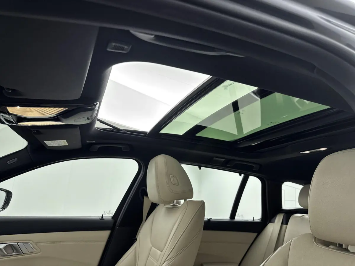 320i Executive Edition | PANO | ACC | Stoelverwarming | Ambiance sfeerverlichting | Keyless | Virtual Cockpit | Climate control  |