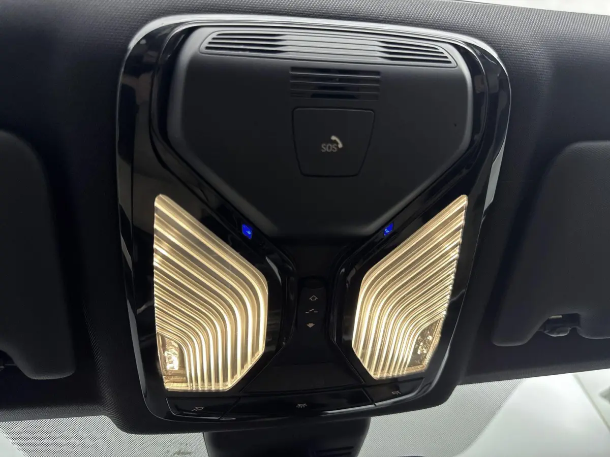 320i Executive Edition | PANO | ACC | Stoelverwarming | Ambiance sfeerverlichting | Keyless | Virtual Cockpit | Climate control  |