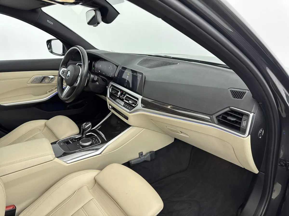 320i Executive Edition | PANO | ACC | Stoelverwarming | Ambiance sfeerverlichting | Keyless | Virtual Cockpit | Climate control  |