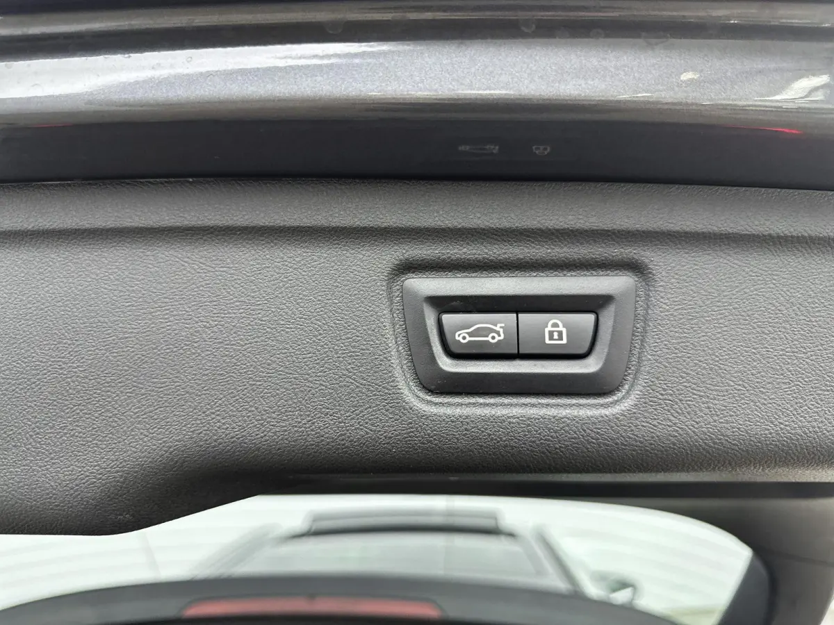 320i Executive Edition | PANO | ACC | Stoelverwarming | Ambiance sfeerverlichting | Keyless | Virtual Cockpit | Climate control  |