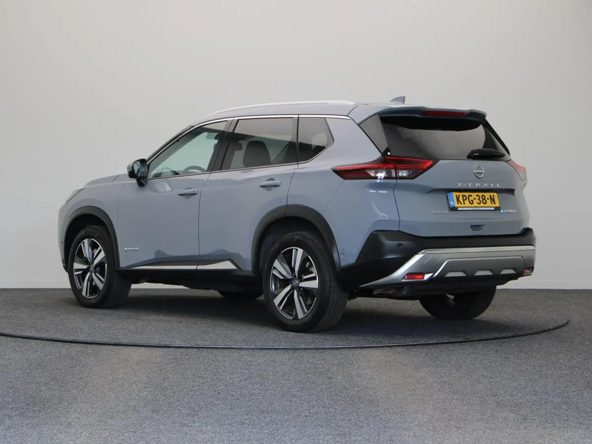 1.5 e-4orce Tekna 4WD | Lederen bekleding | 3-zone climate control | Stoel, stuur en voorruitverwarming | Elektrisch verstelbare voorstoelen | Head-up display |
