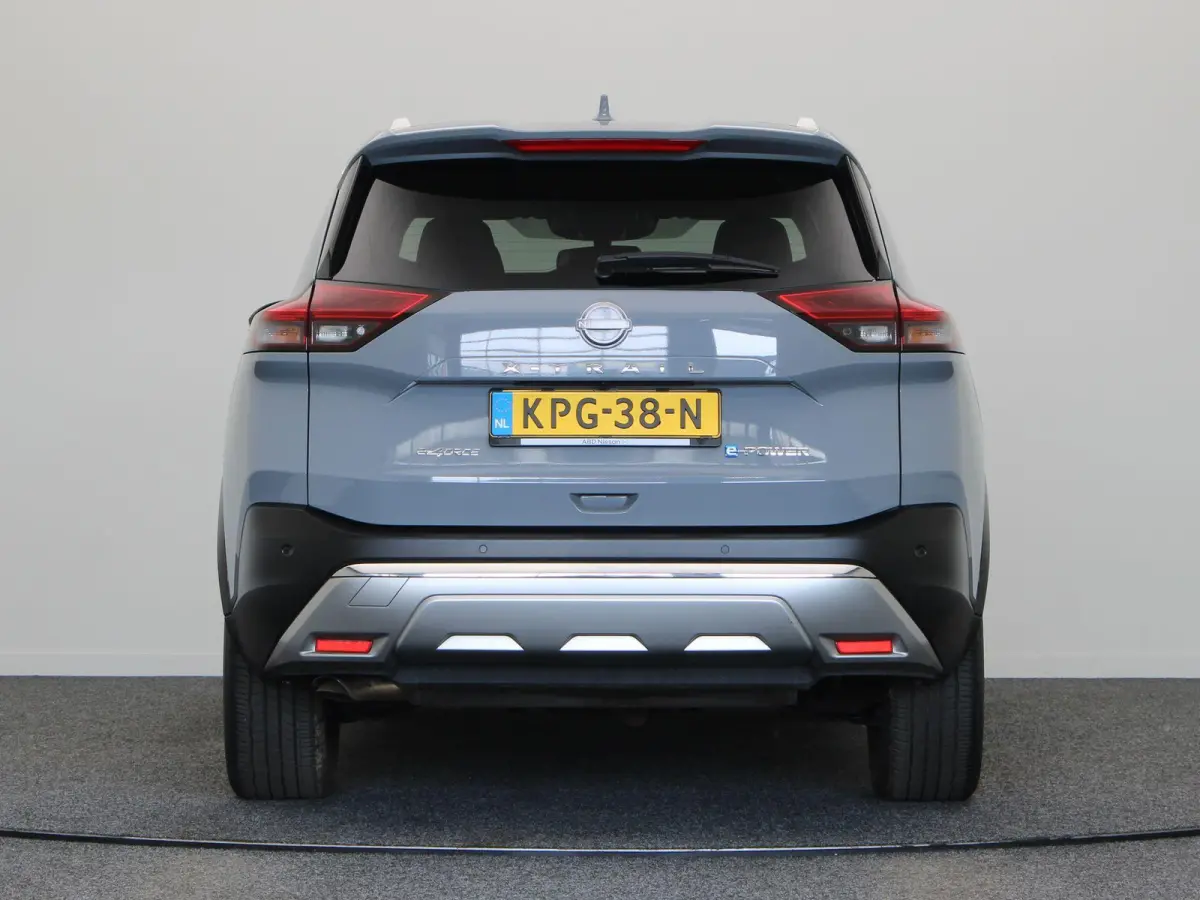 1.5 e-4orce Tekna 4WD | Lederen bekleding | 3-zone climate control | Stoel, stuur en voorruitverwarming | Elektrisch verstelbare voorstoelen | Head-up display |