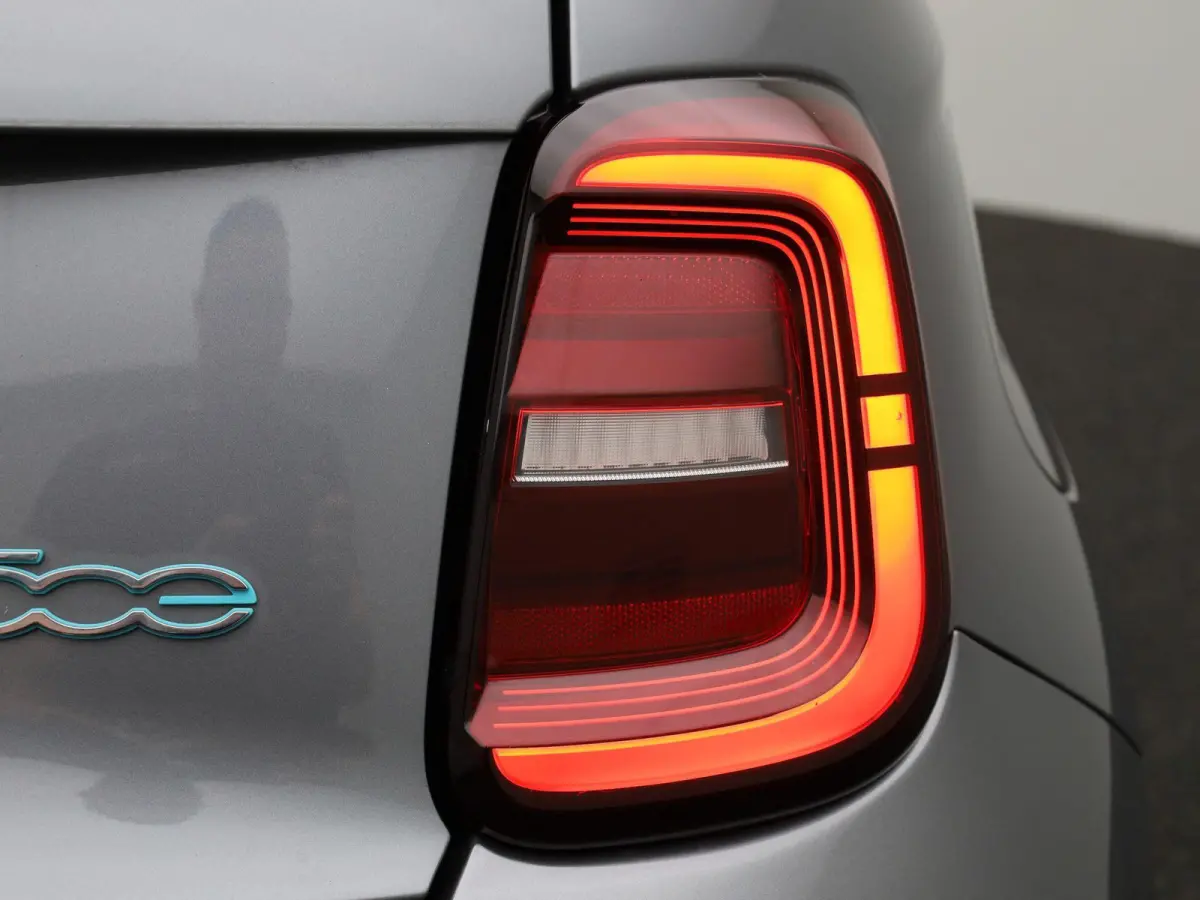 3+1 Passion 42 kWh Fiat 500 3+1 Passion | Cruise Control | Climate Control | Keyless | Apple Carplay/Android Auto |