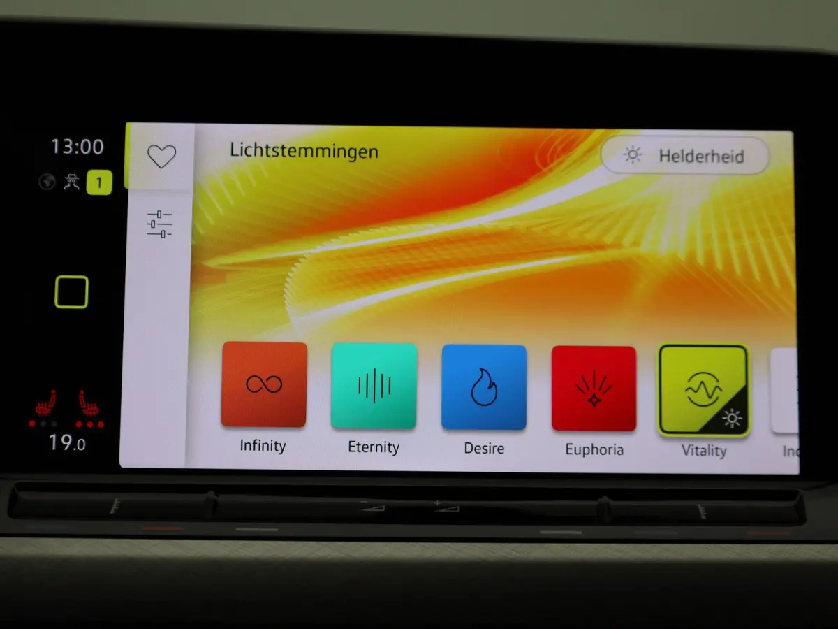 1.5 TSI Life Business | ACC | Stoelverwarming + Stuurverwarming | Keyless | Ambiance sfeerverlichting | Climate Control | Apple Carplay/Android Auto |