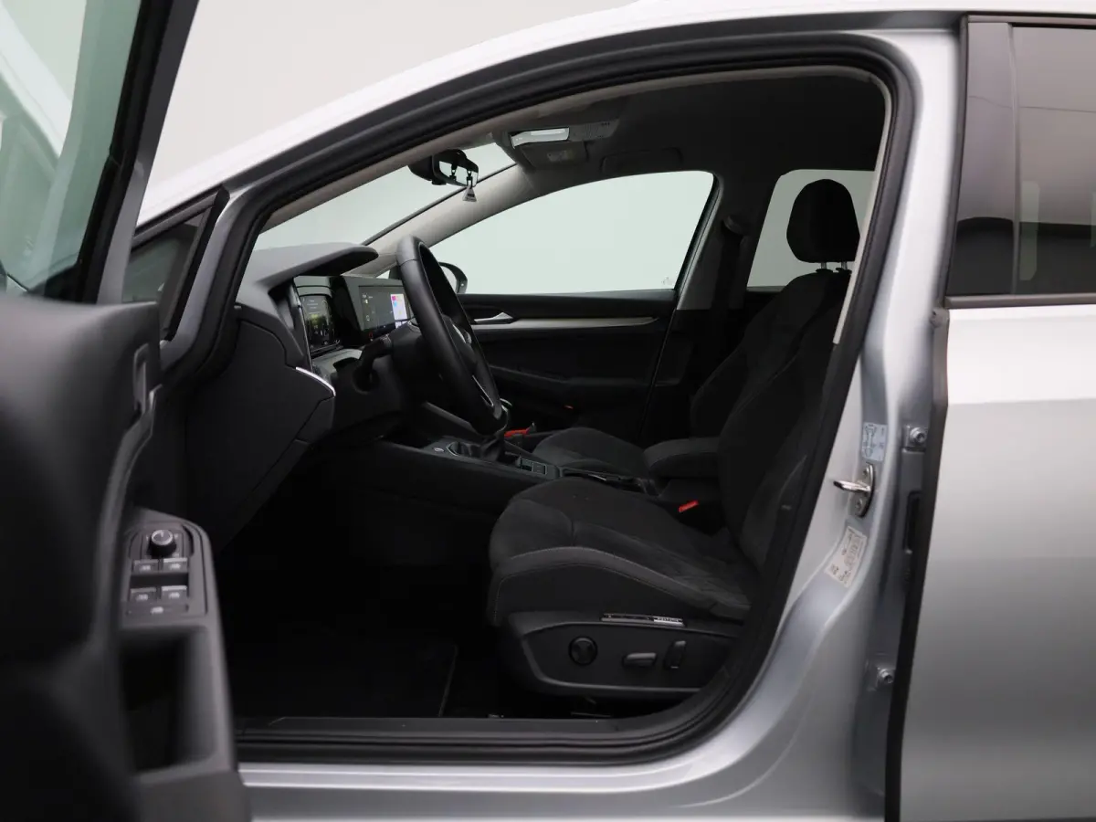 1.5 TSI Life Business | ACC | Stoelverwarming + Stuurverwarming | Keyless | Ambiance sfeerverlichting | Climate Control | Apple Carplay/Android Auto |
