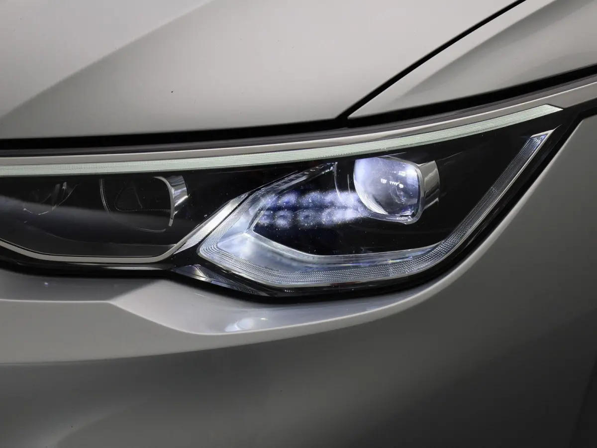 1.5 TSI Life Business | ACC | Stoelverwarming + Stuurverwarming | Keyless | Ambiance sfeerverlichting | Climate Control | Apple Carplay/Android Auto |