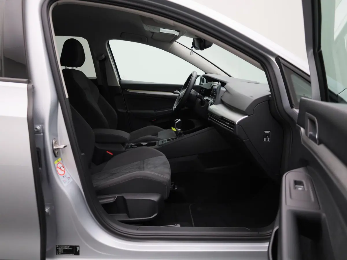 1.5 TSI Life Business | ACC | Stoelverwarming + Stuurverwarming | Keyless | Ambiance sfeerverlichting | Climate Control | Apple Carplay/Android Auto |