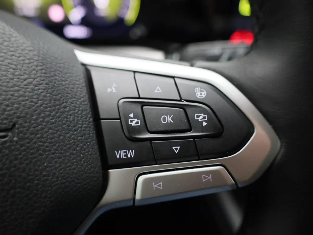 1.5 TSI Life Business | ACC | Stoelverwarming + Stuurverwarming | Keyless | Ambiance sfeerverlichting | Climate Control | Apple Carplay/Android Auto |