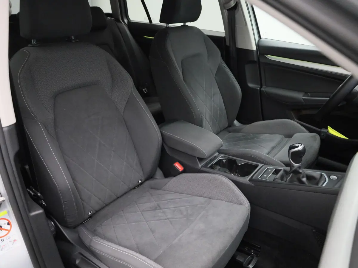 1.5 TSI Life Business | ACC | Stoelverwarming + Stuurverwarming | Keyless | Ambiance sfeerverlichting | Climate Control | Apple Carplay/Android Auto |