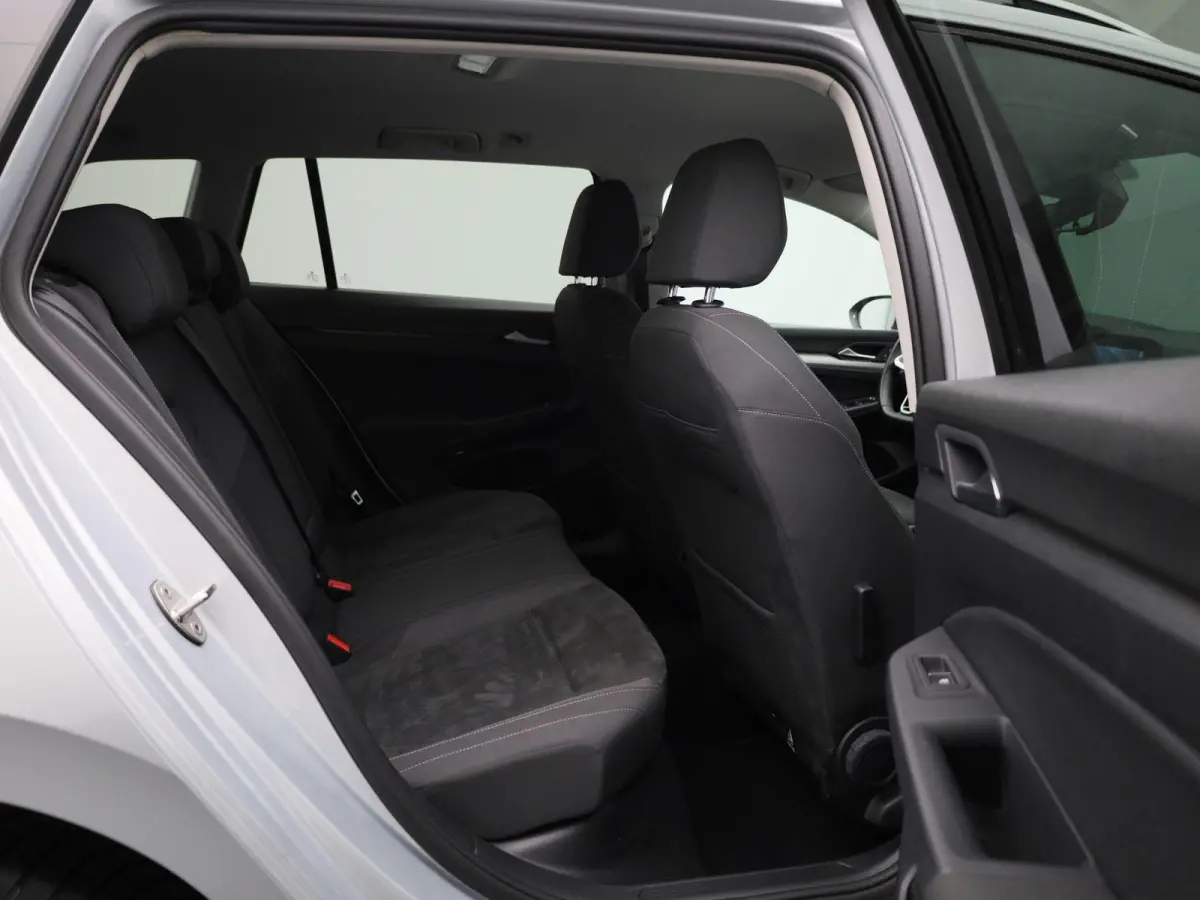 1.5 TSI Life Business | ACC | Stoelverwarming + Stuurverwarming | Keyless | Ambiance sfeerverlichting | Climate Control | Apple Carplay/Android Auto |