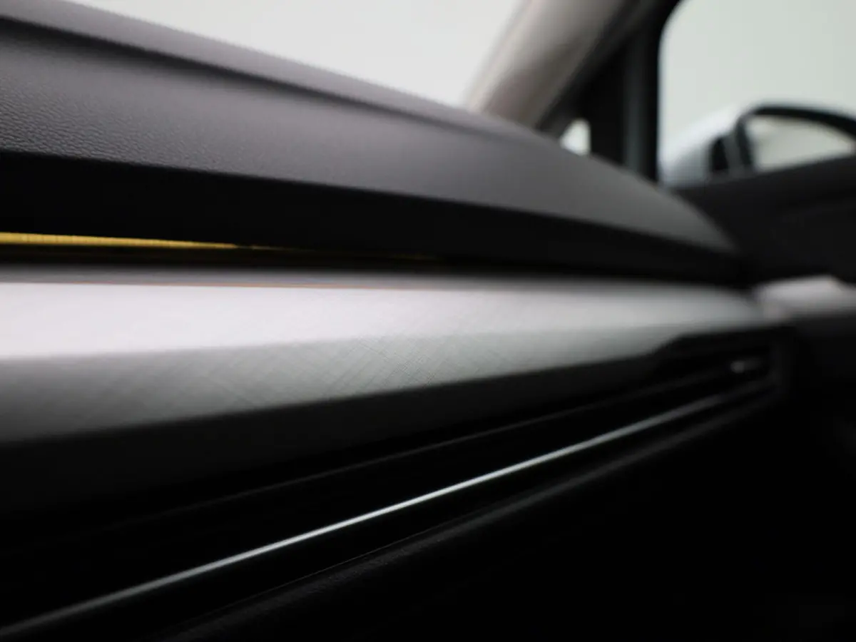 1.5 TSI Life Business | ACC | Stoelverwarming + Stuurverwarming | Keyless | Ambiance sfeerverlichting | Climate Control | Apple Carplay/Android Auto |