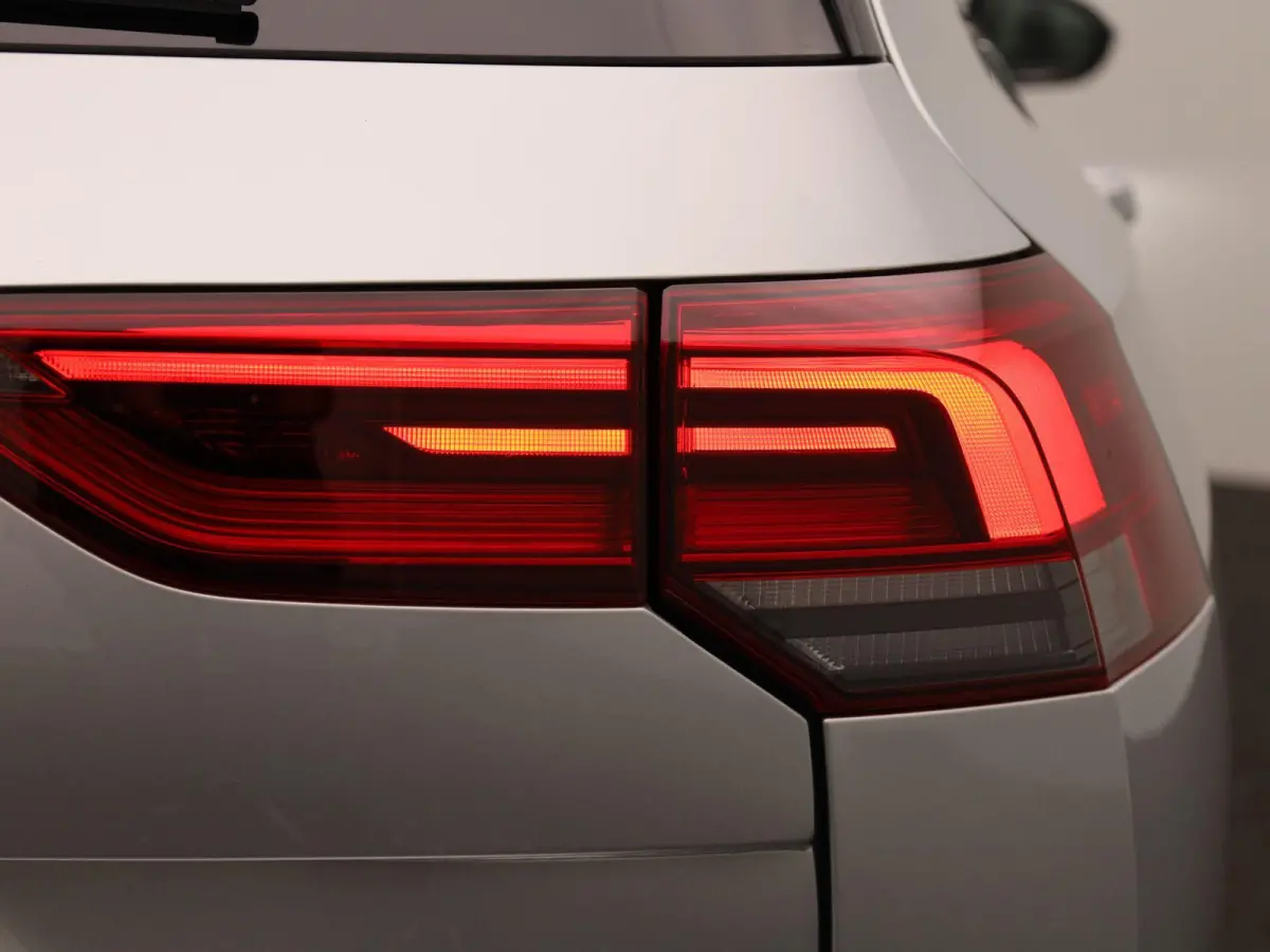 1.5 TSI Life Business | ACC | Stoelverwarming + Stuurverwarming | Keyless | Ambiance sfeerverlichting | Climate Control | Apple Carplay/Android Auto |