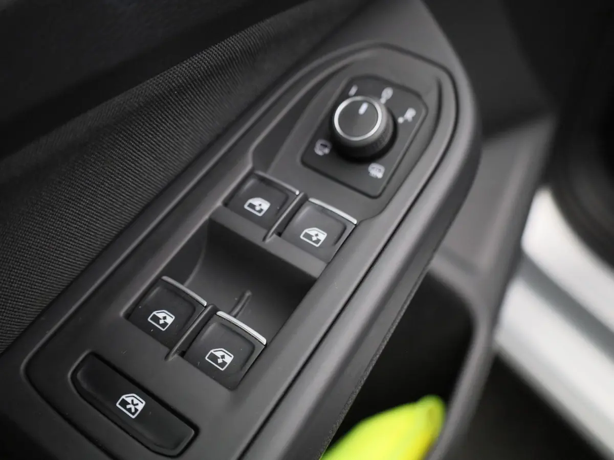 1.5 TSI Life Business | ACC | Stoelverwarming + Stuurverwarming | Keyless | Ambiance sfeerverlichting | Climate Control | Apple Carplay/Android Auto |