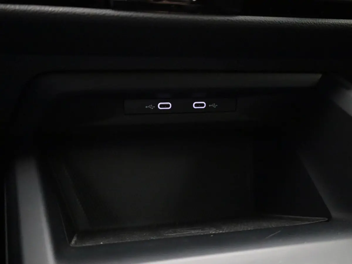 1.5 TSI Life Business | ACC | Stoelverwarming + Stuurverwarming | Keyless | Ambiance sfeerverlichting | Climate Control | Apple Carplay/Android Auto |