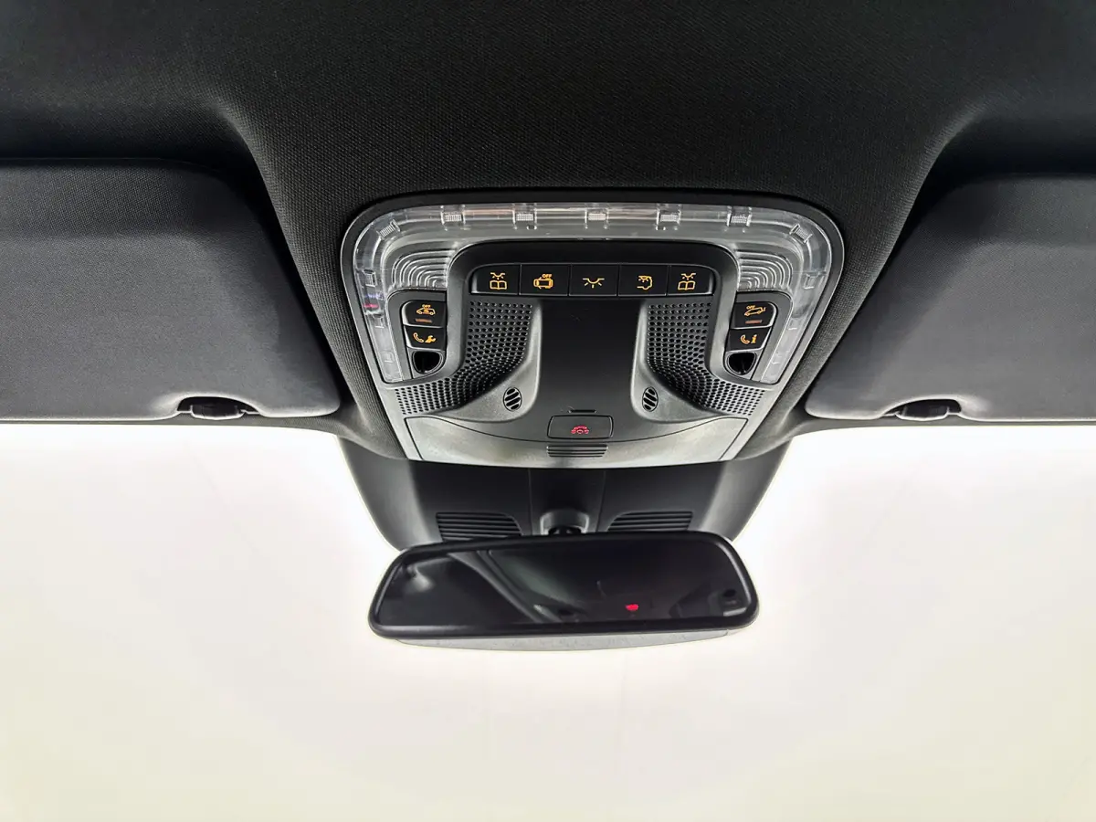 300d Lang Avantgarde Edition AMG line Rolstoelauto Marge (BTW & BPM vrij) Rolstoellift Burmester audio Navigatie Camera Rolstoel