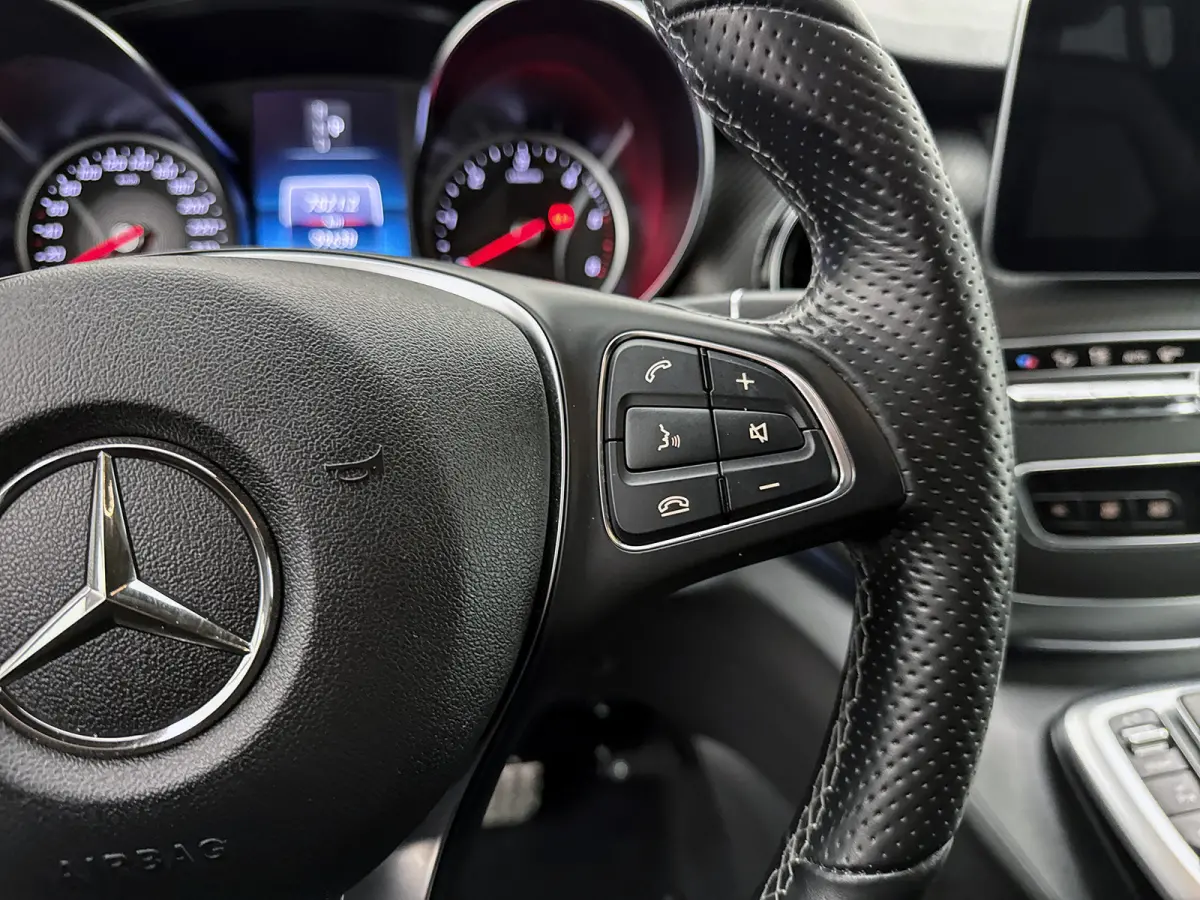 300d Lang Avantgarde Edition AMG line Rolstoelauto Marge (BTW & BPM vrij) Rolstoellift Burmester audio Navigatie Camera Rolstoel