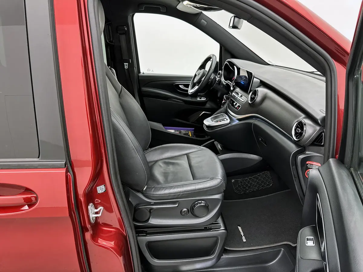 300d Lang Avantgarde Edition AMG line Rolstoelauto Marge (BTW & BPM vrij) Rolstoellift Burmester audio Navigatie Camera Rolstoel