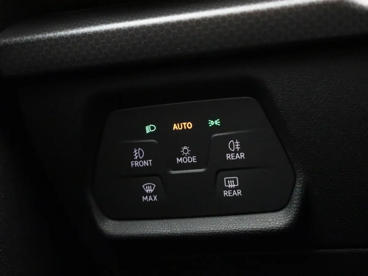 1.0 TSI 90 Move! | Cruise Control | Virtual cockpit  |Keyless | Climate Control | Apple Carplay/Android Auto |