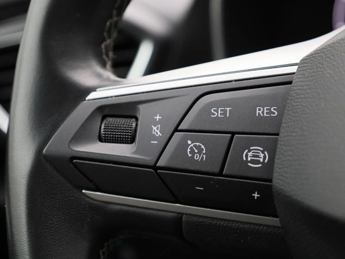 1.0 TSI 90 Move! | Cruise Control | Virtual cockpit  |Keyless | Climate Control | Apple Carplay/Android Auto |