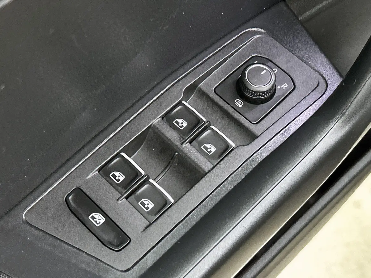 1.5 TSI Sport | 150 PK | Apple Carplay / Android Auto | Cruise Control Adaptief | Trekhaak | Digital Cockpit PRO | Climatronic (Automatische Airco) | Parkeersensoren |