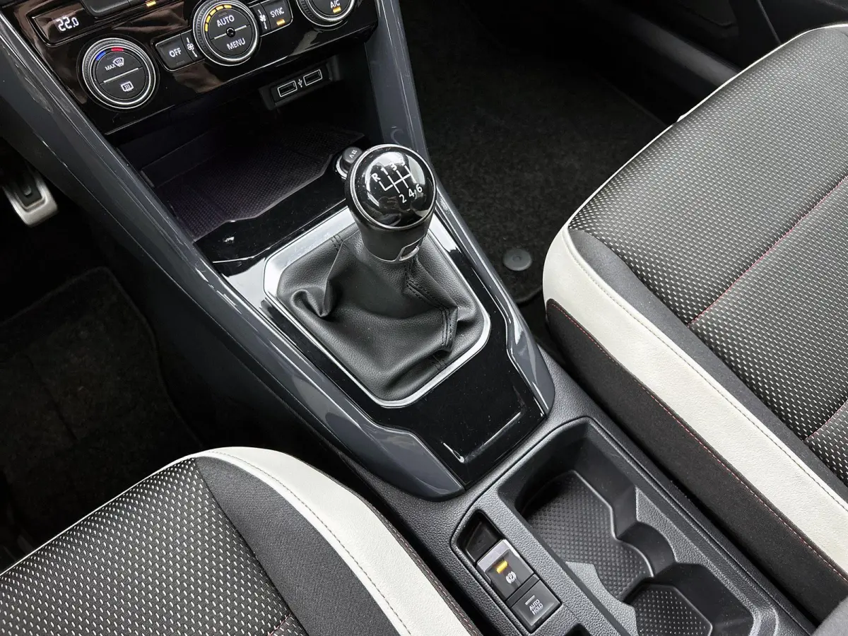 1.5 TSI Sport | 150 PK | Apple Carplay / Android Auto | Cruise Control Adaptief | Trekhaak | Digital Cockpit PRO | Climatronic (Automatische Airco) | Parkeersensoren |