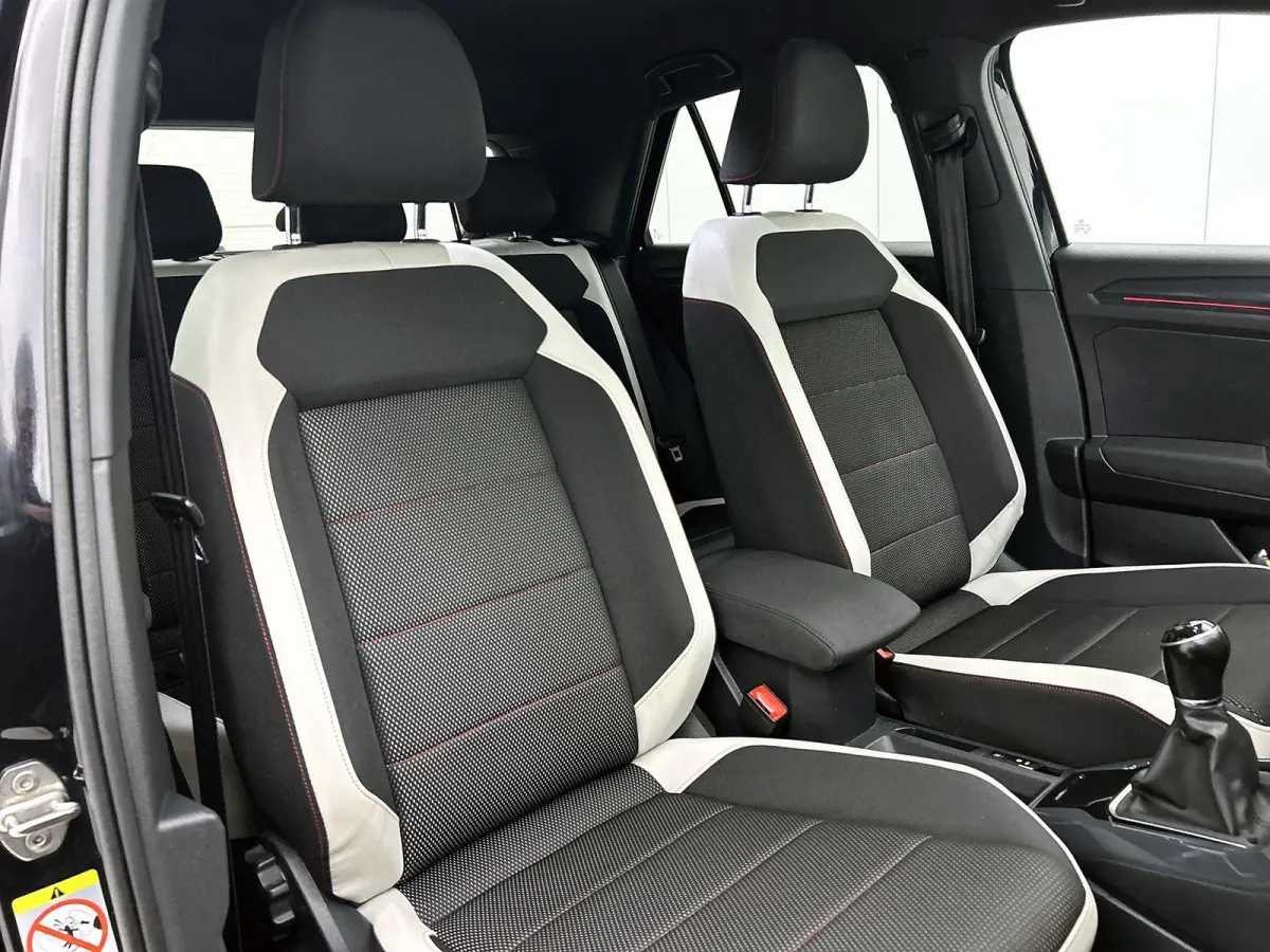 1.5 TSI Sport | 150 PK | Apple Carplay / Android Auto | Cruise Control Adaptief | Trekhaak | Digital Cockpit PRO | Climatronic (Automatische Airco) | Parkeersensoren |