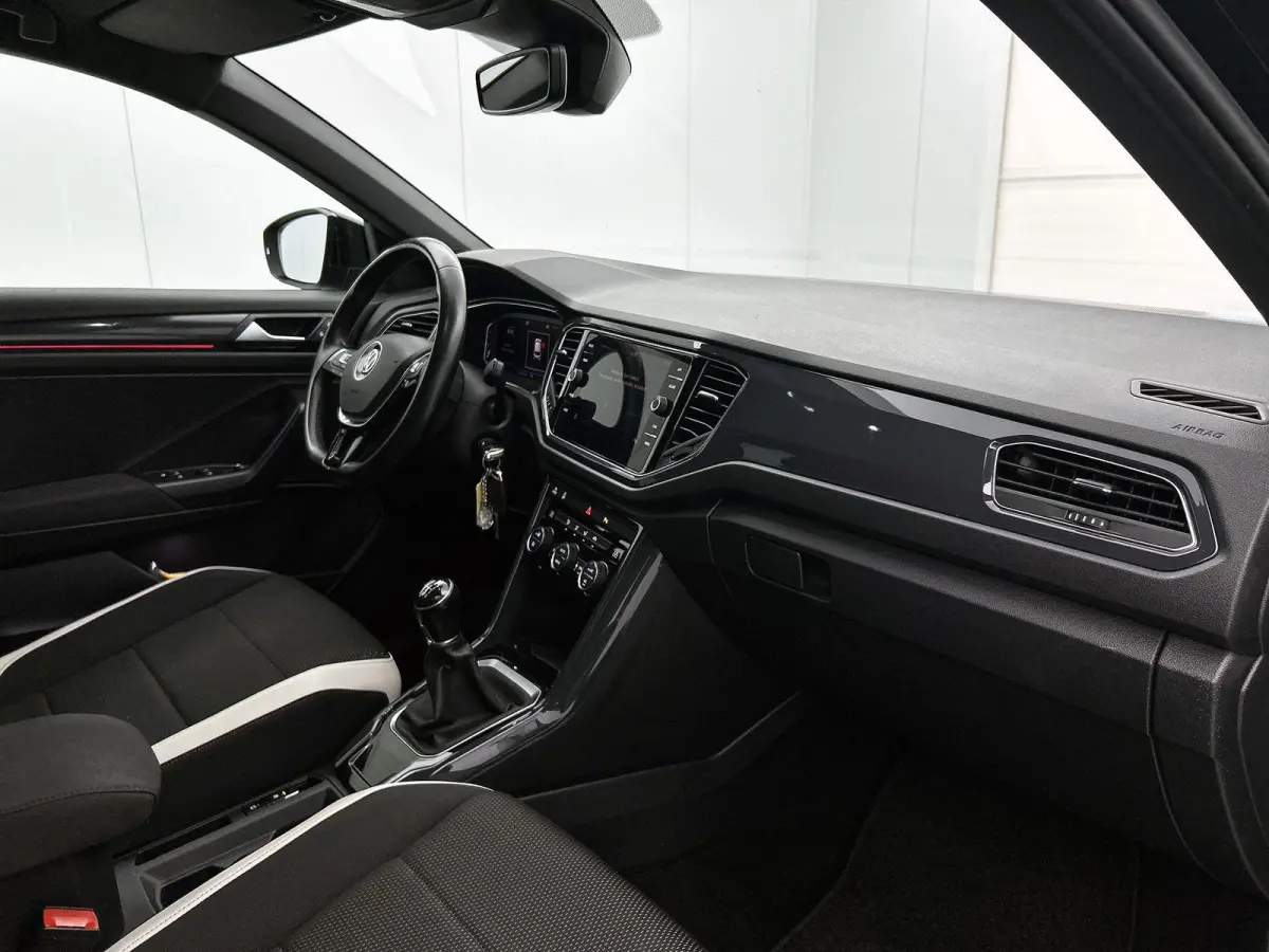 1.5 TSI Sport | 150 PK | Apple Carplay / Android Auto | Cruise Control Adaptief | Trekhaak | Digital Cockpit PRO | Climatronic (Automatische Airco) | Parkeersensoren |