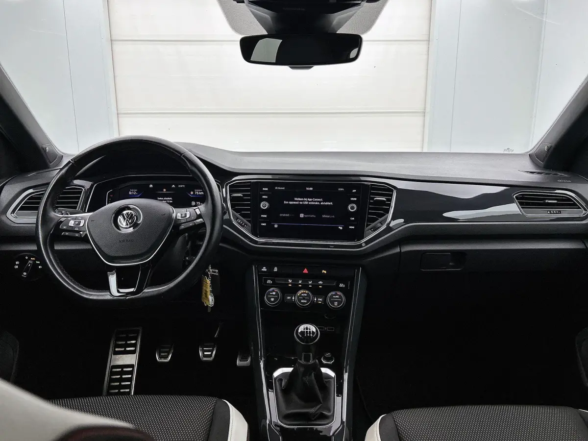1.5 TSI Sport | 150 PK | Apple Carplay / Android Auto | Cruise Control Adaptief | Trekhaak | Digital Cockpit PRO | Climatronic (Automatische Airco) | Parkeersensoren |