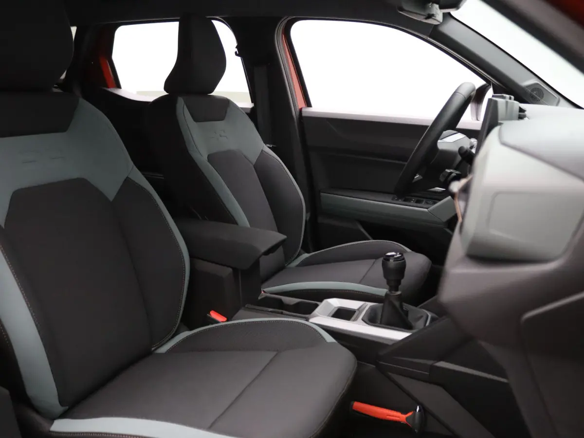 140pk mild hybrid extreme Apple Carplay/Android Auto | Climate