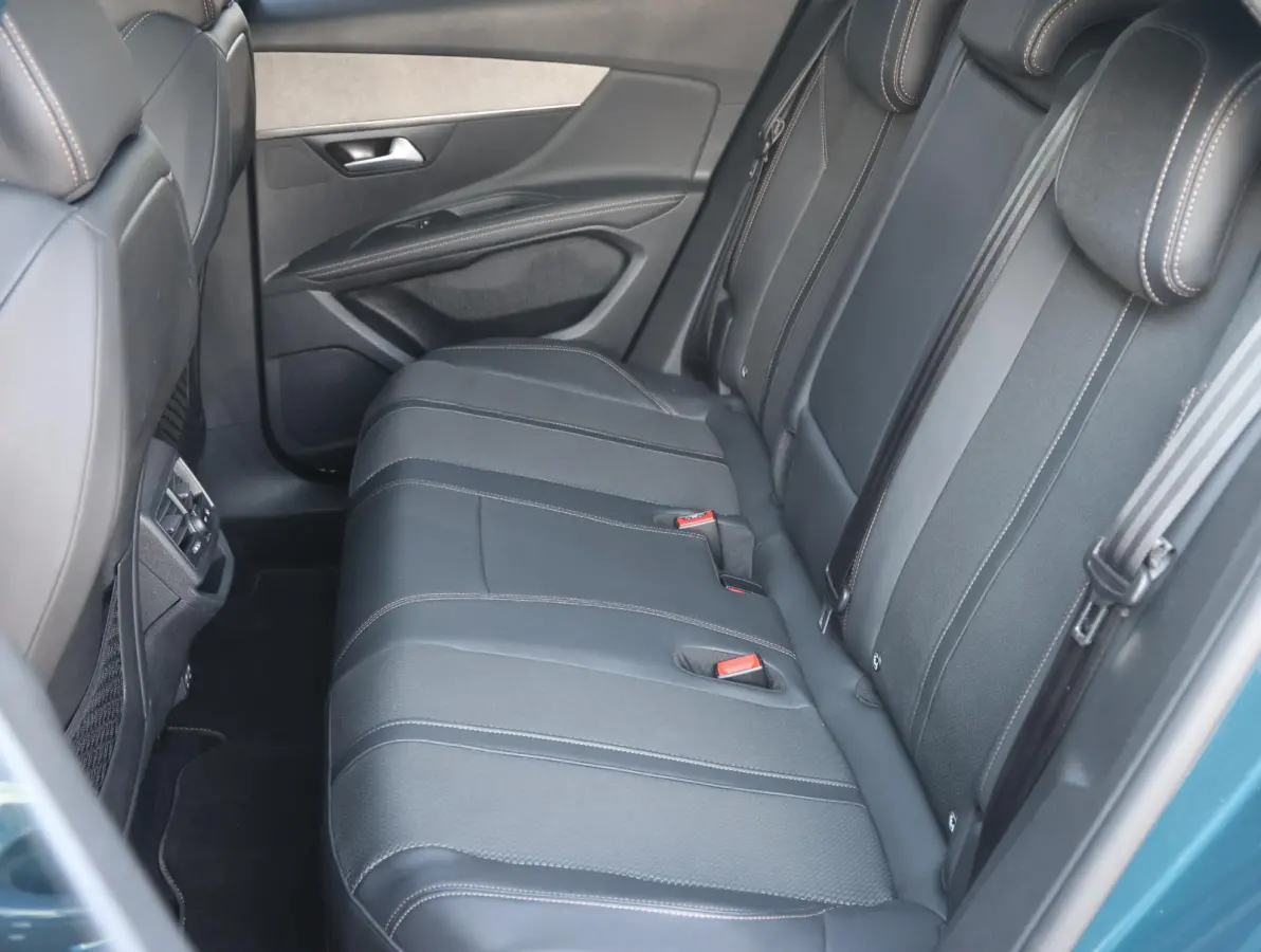 1.6 HYbrid 225 GT 1e eigenaar | Elektrisch Panorama dak | Black Pack | Accu 95% | Camera | 18" LMV | Apple Carplay & Android Auto
