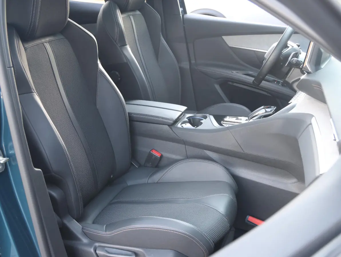 1.6 HYbrid 225 GT 1e eigenaar | Elektrisch Panorama dak | Black Pack | Accu 95% | Camera | 18" LMV | Apple Carplay & Android Auto