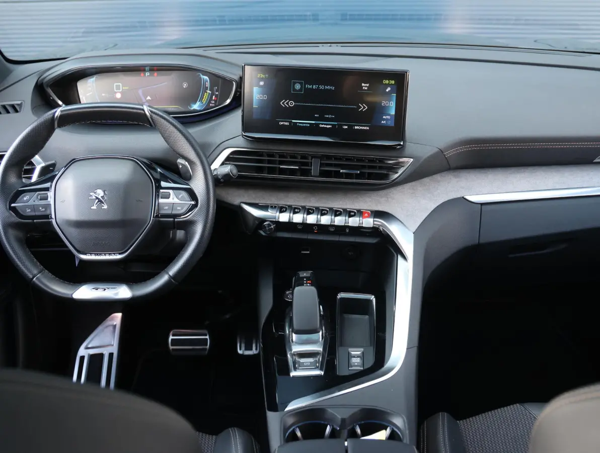1.6 HYbrid 225 GT 1e eigenaar | Elektrisch Panorama dak | Black Pack | Accu 95% | Camera | 18" LMV | Apple Carplay & Android Auto