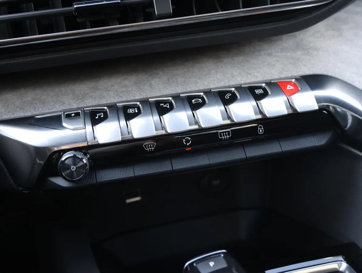 1.6 HYbrid 225 GT 1e eigenaar | Elektrisch Panorama dak | Black Pack | Accu 95% | Camera | 18" LMV | Apple Carplay & Android Auto