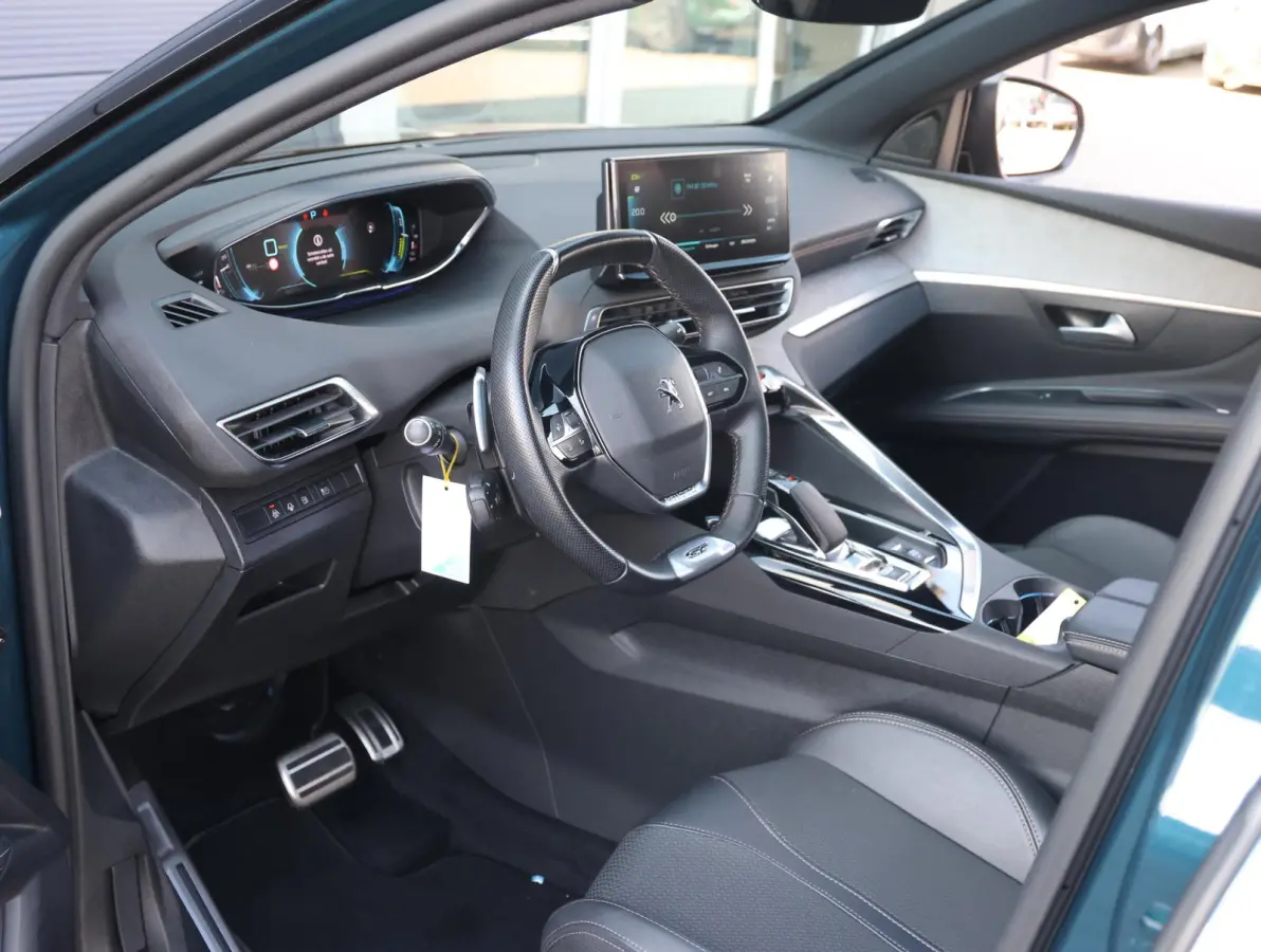 1.6 HYbrid 225 GT 1e eigenaar | Elektrisch Panorama dak | Black Pack | Accu 95% | Camera | 18" LMV | Apple Carplay & Android Auto