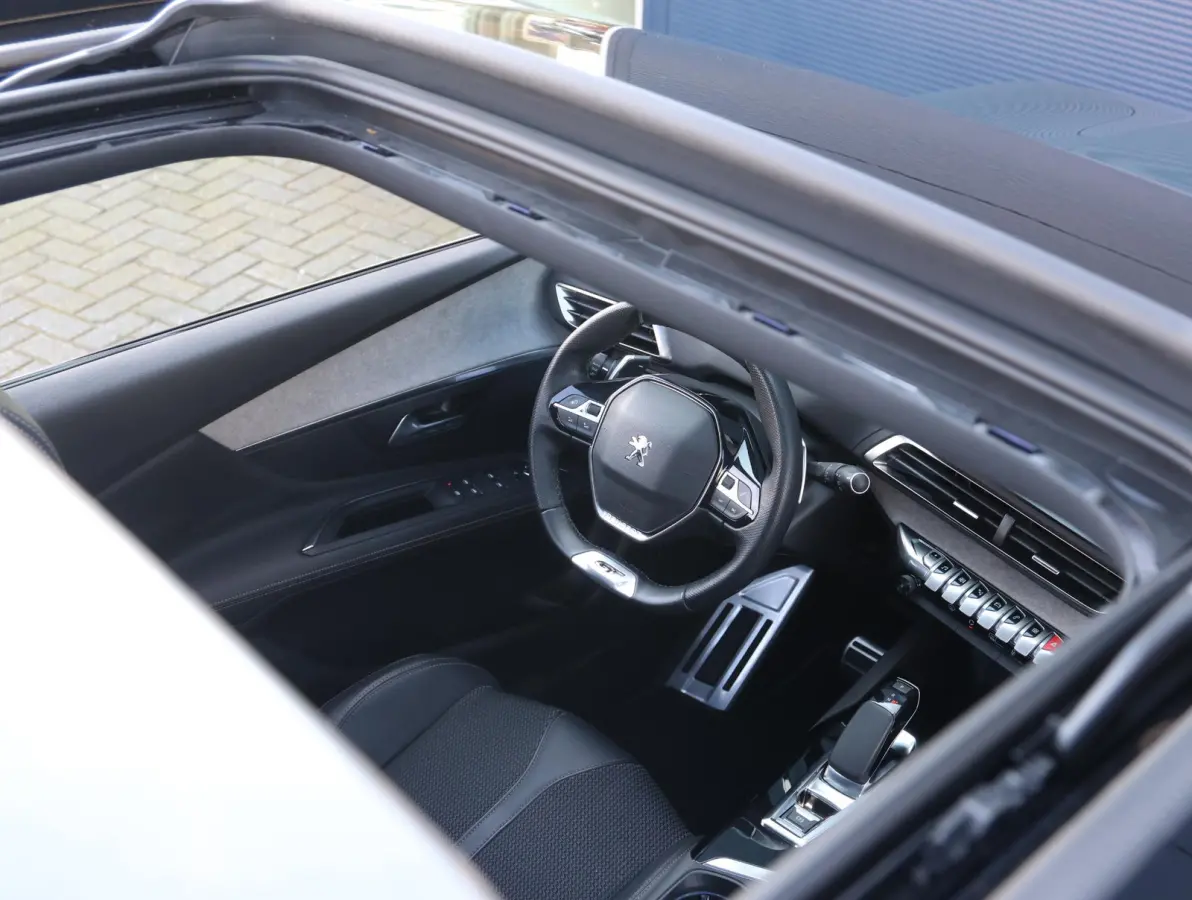 1.6 HYbrid 225 GT 1e eigenaar | Elektrisch Panorama dak | Black Pack | Accu 95% | Camera | 18" LMV | Apple Carplay & Android Auto
