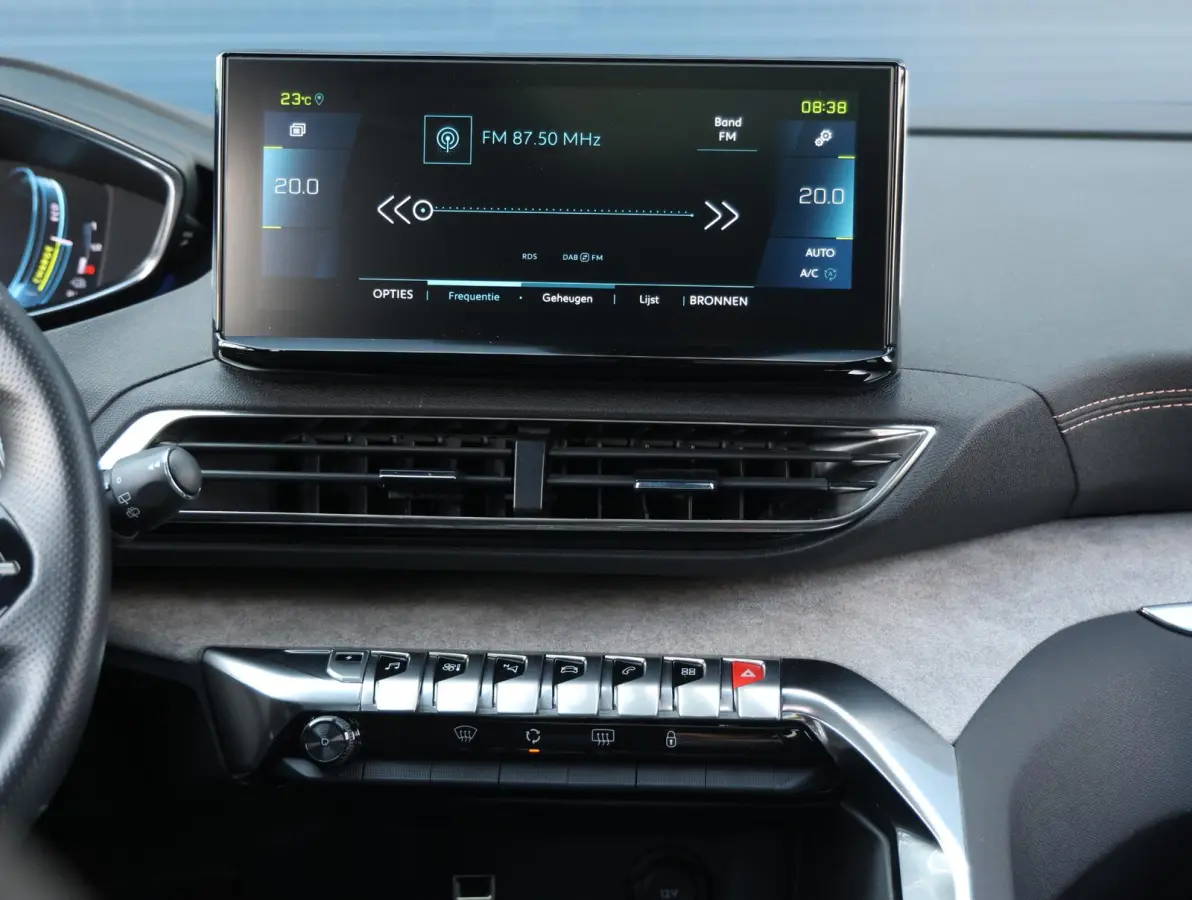 1.6 HYbrid 225 GT 1e eigenaar | Elektrisch Panorama dak | Black Pack | Accu 95% | Camera | 18" LMV | Apple Carplay & Android Auto